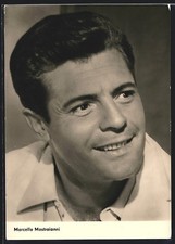Attore Marcello Mastroianni in ritratto, cartolina 