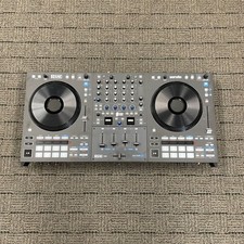 Rane FOUR Controller per DJ a