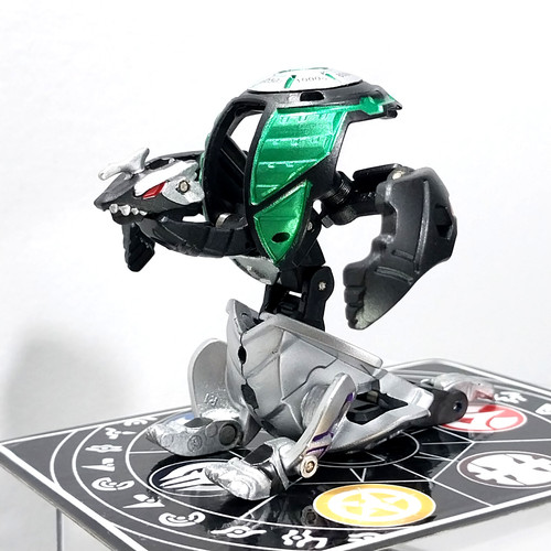 Bakugan darkus infinity - infinity, helios