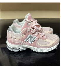New Balance 2002R Sneakers