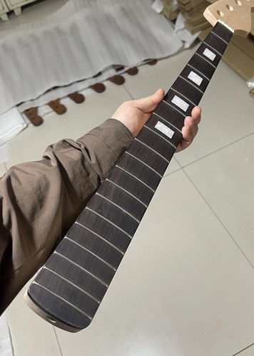Collo basso elettrico - , 34