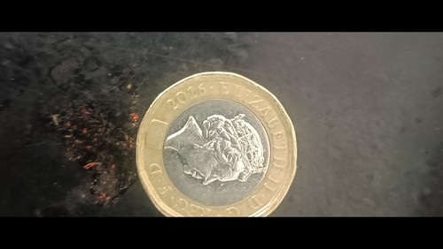 Moneta inglese one - pound, 2016