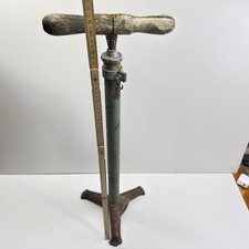 ANTICA E VECCHIA POMPA IN BICI