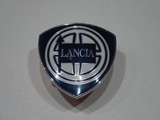 LANCIA FREGIO STEMMA EMBLEMA LOGO ANTERIORE AULD U.K. (2)