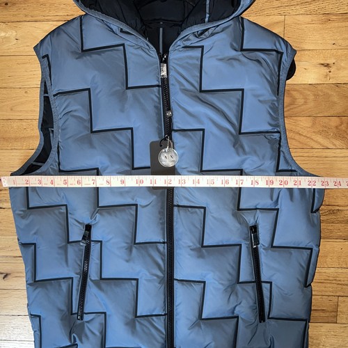Gilet con cappuccio imbottito