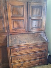 Armadio antico in legno massello con scrittoio e cassettiera