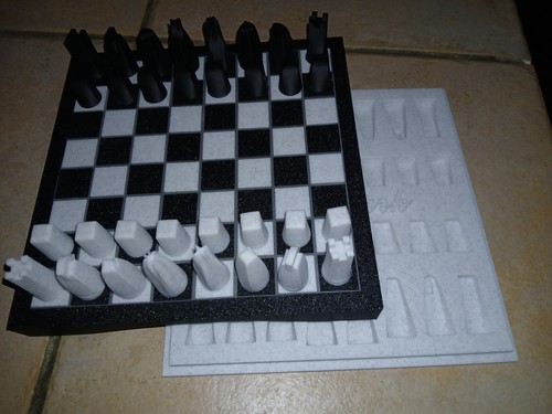 Scacchiera con pedine effetto
