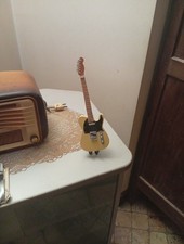 Modellino di chitarra