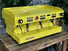 MACCHINA DA CAFFÈ ESPRESSO GIALLA PERSONALIZZATA LA MARZOCCO LINEA PB 3 GROUP