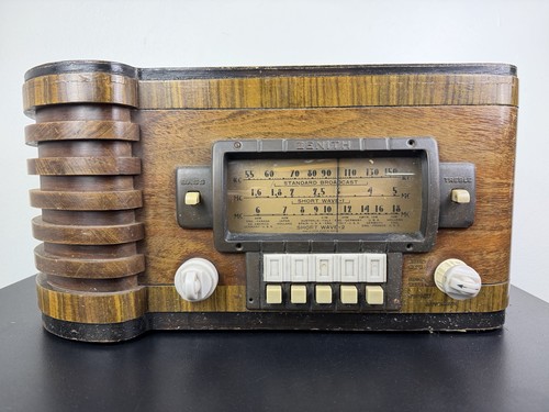 Vecchia antica radio - , a