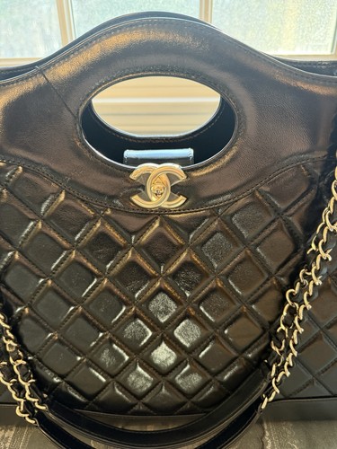 Chanel black shiny leather - shiny,