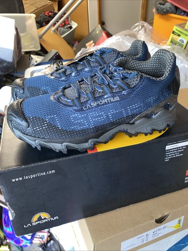 Nuove scarpe sportiva - la,