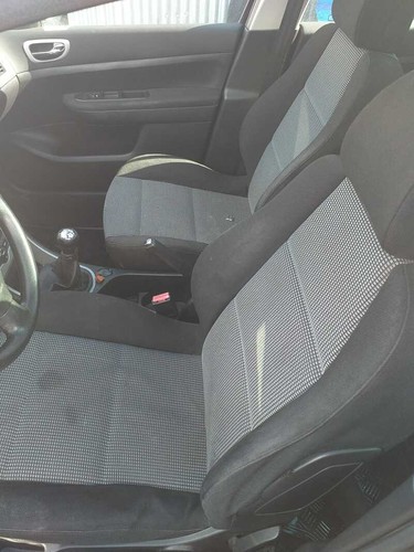 Asiento delantero derecho - delantero,