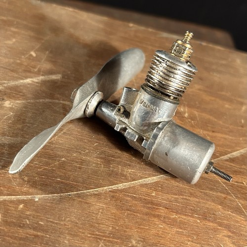 Modellino aereo vintage motore