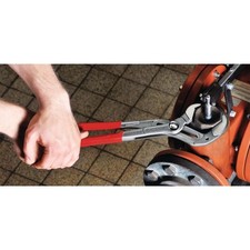 Pinza per tubi e pompa acqua