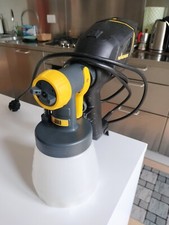 pistola a spruzzo elettrica marca Wagner con serbatoio di 1 litro