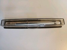 Penna a sfera sottile cromata