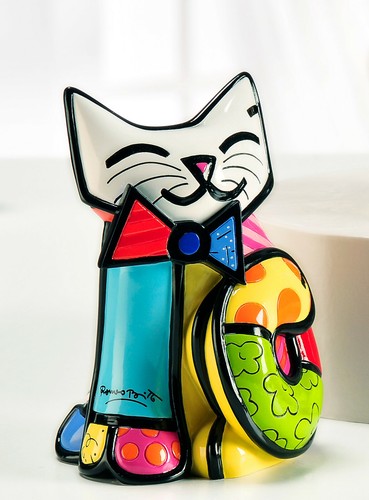 Romero britto fun cat figurine - britto,