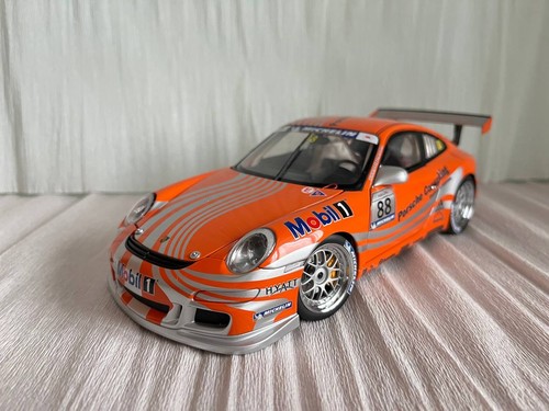Rare autoart 18 porsche - 1:18,