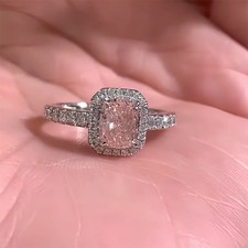 Anello con diamanti coltivati