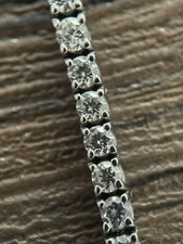 Bracciale tennis in oro bianco 18 carati e diamanti