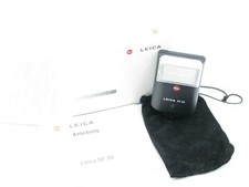 Leica SF20 flash attacco a