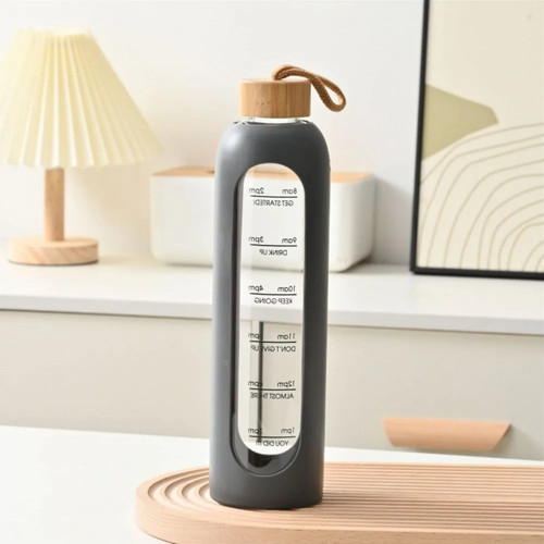 Nuove bottiglie acqua in - bottiglie, d'acqua