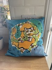 Cuscino Katsui Australia anni 90 retrò giallo ornitorinco e pesce design 