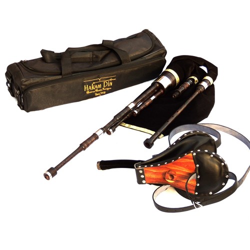 Cornamuse border pipes - -,