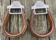 Staffe di sicurezza Western Oxbow usate/vintage rivestite in pelle con top in alluminio