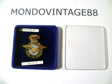 STEMMA APPLICAZIONE RICAMATA FILO METALLICO CANOTTIGLIA 4,5 X 5 CM ENGLAND UK