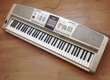 TASTIERA YAMAHA PORTABLE GRAND DGX 305 + CUSTODIA IMBOTTITA