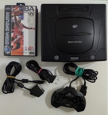 Sega Saturn con cavi