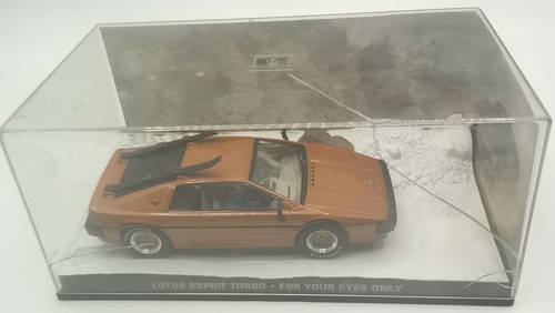 James bond 007 - james, esprit