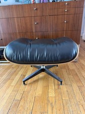 Poltrona Eames ottomana Herman