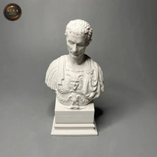 🏛 Statua Decorativa Moderna