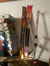 Sci vintage in stock circa 100/150 coppie di sci anni 90 alcuni con attacchi