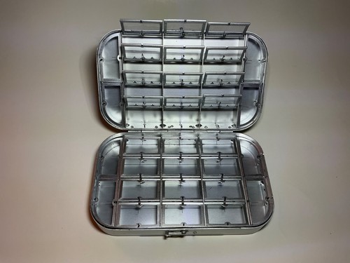 Scatola alluminio vintage - in,
