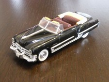 ROAD SIGNATURE CADILLAC COUPE DEVILLE - S. 1:43