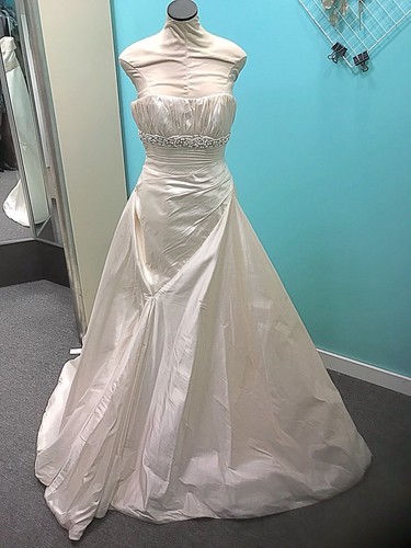Pronovias manuel mota - manuel,