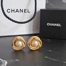 Orecchini CHANEL con clip a 3