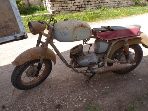 125 iso moto ancienne - , à