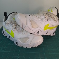 Nike Air Barrage Low White