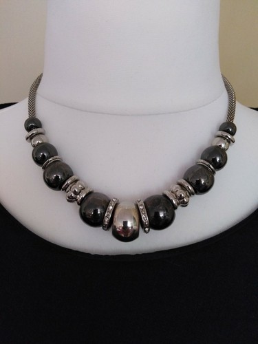 Collana tono argento grigio