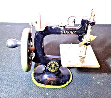 Mini macchina da cucire