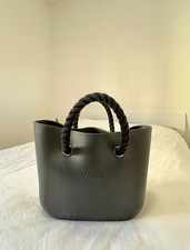 Borsa O bag nera con manici in