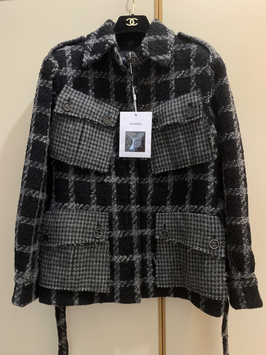100 authentic chanel 22k - 100%,