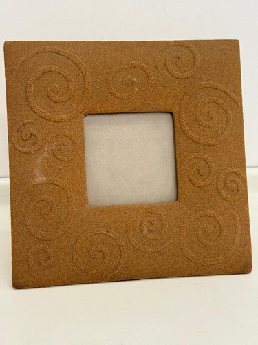 Cornice decorativa con