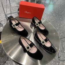 Scarpe donna Roger Vivier con tacco spesso in pelle laccata con bottoni