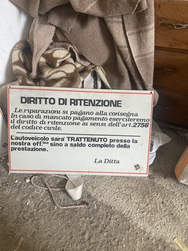 Insegna metallo diritto di - in,